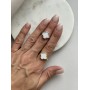 Кольцо в стиле Van Cleef с белой керамикой