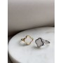 Кольцо в стиле Van Cleef с белой керамикой