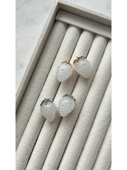 Подвеска "Клубничка" белая, акрил